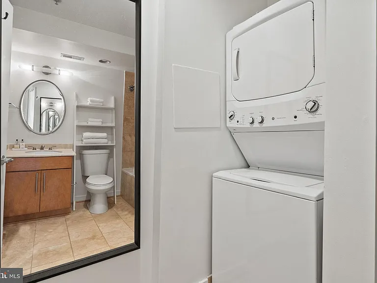 1524 Independence Ave SE #303 — Photo 22