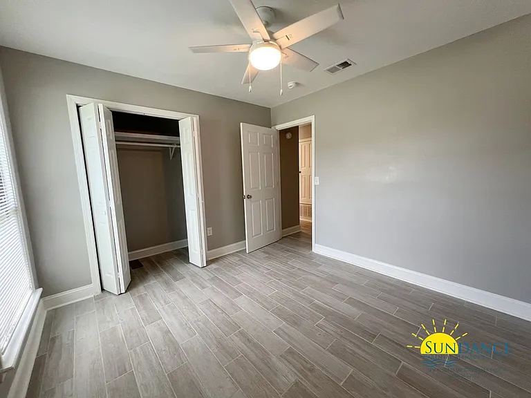 795 Bay St — Photo 14
