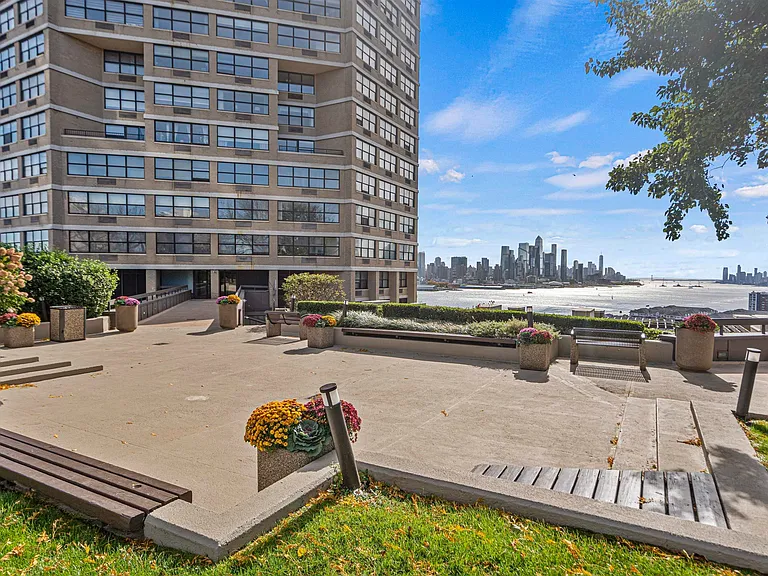 7004 Boulevard East #7D — Photo 19