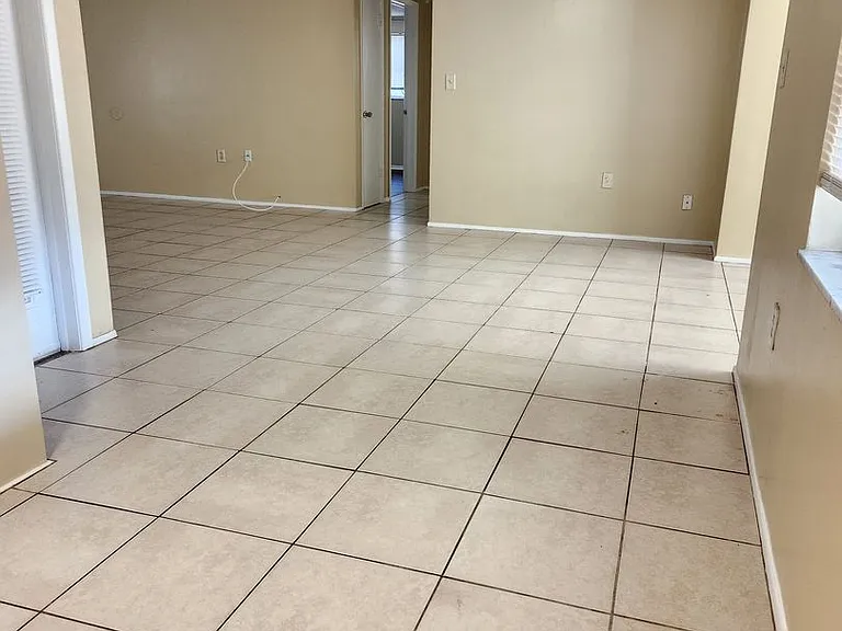 1350 Whitehall Ln — Photo 10