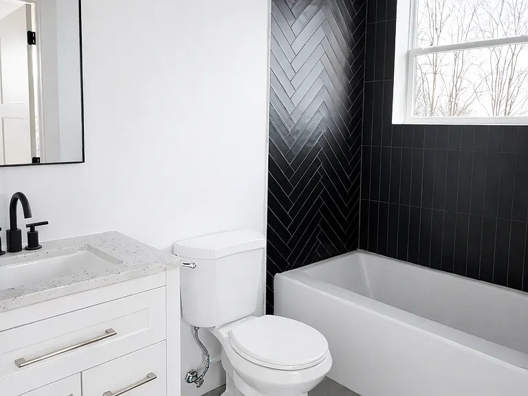 1404 Cecil Ave NE — Photo 7