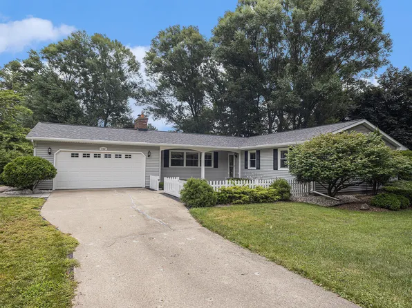 112 Fairway Dr, Battle Creek, MI 49015