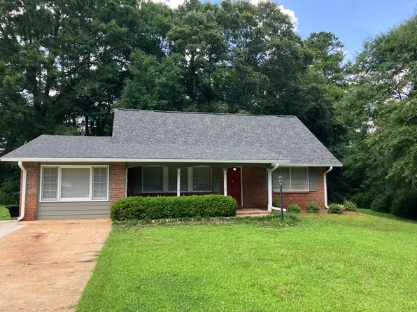 205 Arrowhead Dr, West Point, GA 31833