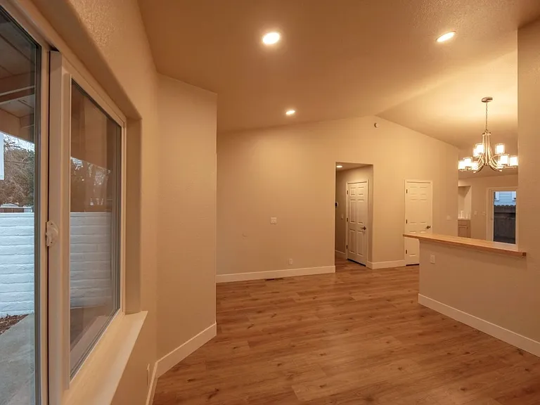 7562 Wheeldale Cir — Photo 14