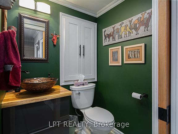 5th image of 40 Arthur St #703