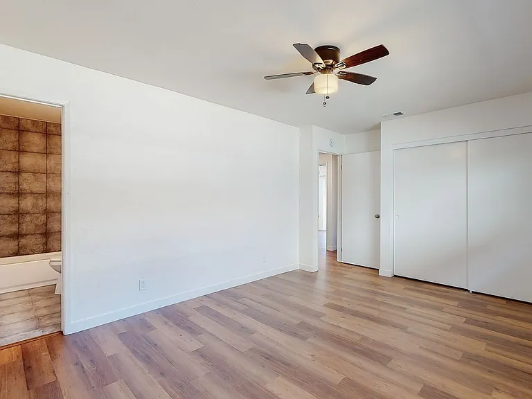 Fillmore Way — Photo 18