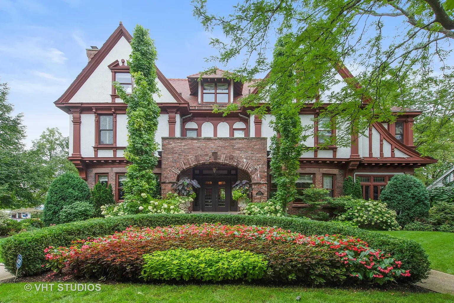 1225 Sheridan Rd photo 1