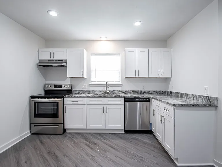 21 Towne Park Court — Photo 1