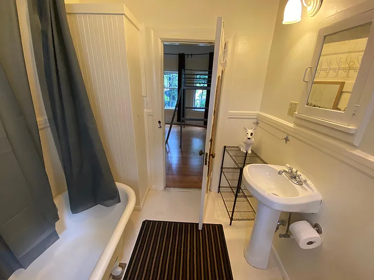 2530 Regent St — Photo 27