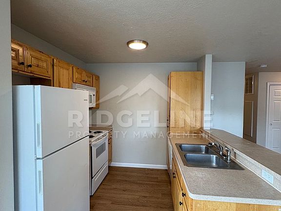 5th image of 118 Clubhouse Cir
