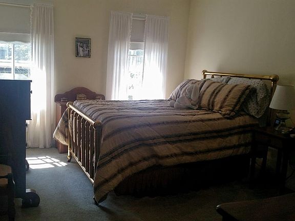 3rd image of 38 Elm St
