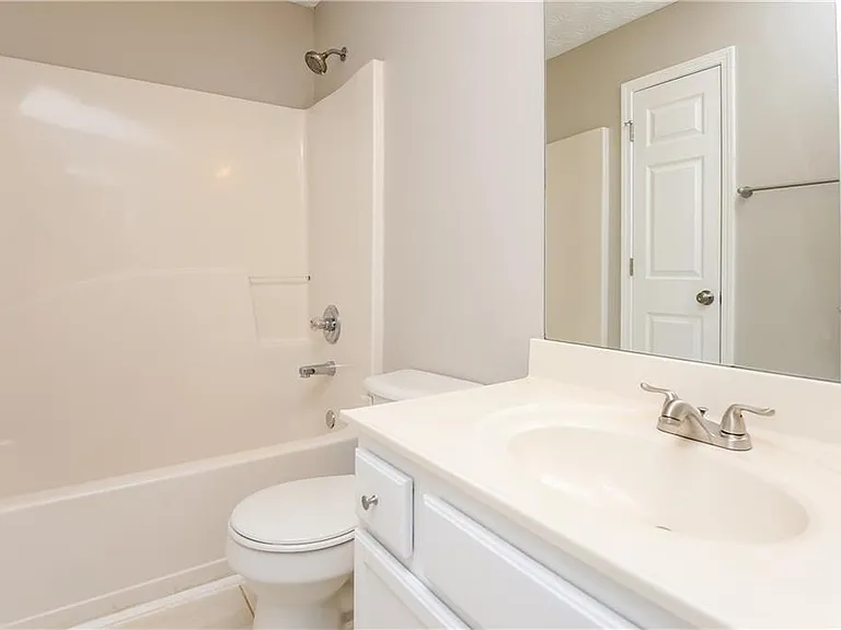 2454 Canary Ct — Photo 7