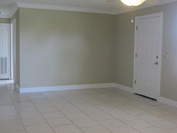 2nd image of 88 W Cedarwood Cir