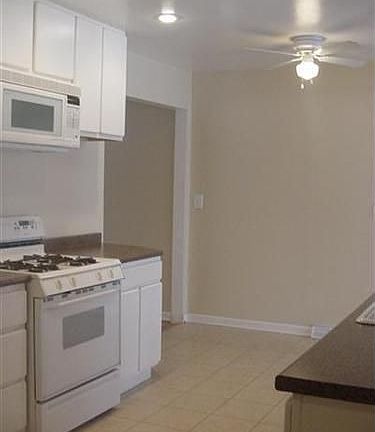 4th image of 178 W 130th St