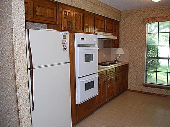 5th image of 3812 Santiago Dr