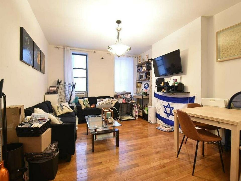 1st image of 940 Amsterdam Ave APT 15