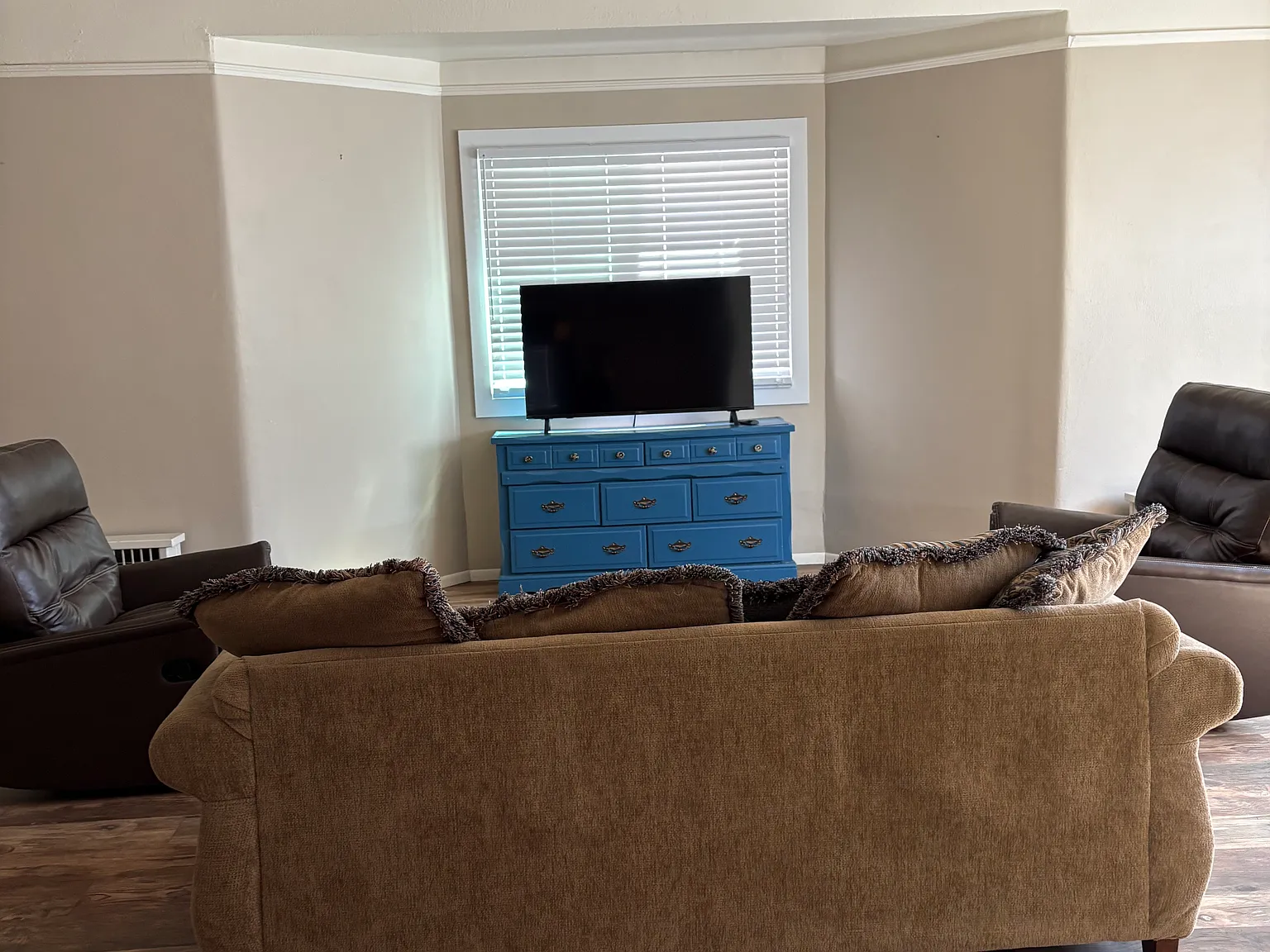 3 bed, 1400 sqft, $2,000 — Photo 4
