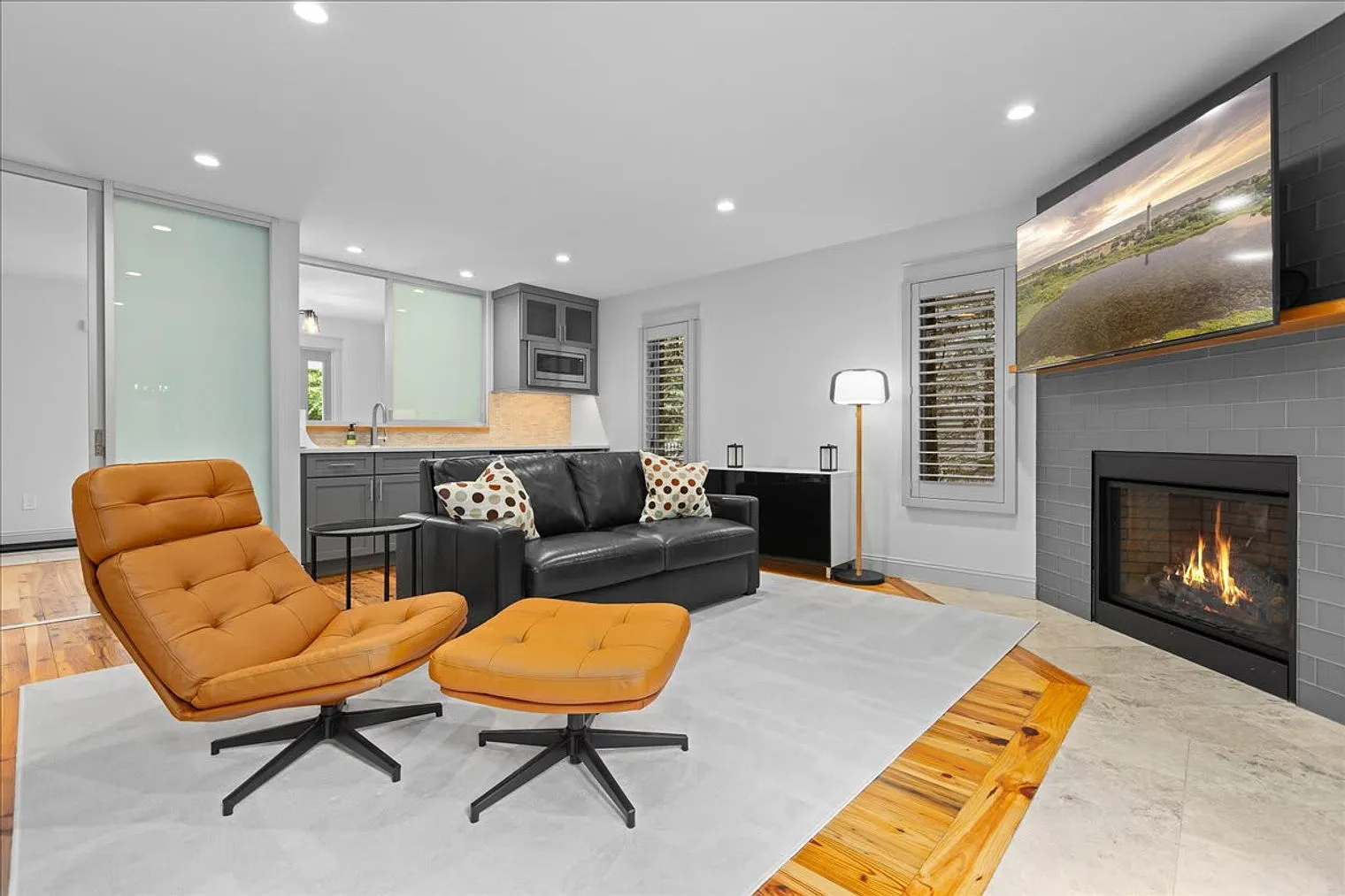 3 bed, 3.0 bath, 1797 sqft, $8,167 — Photo 3