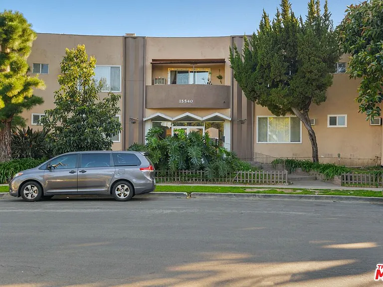 15540 Moorpark St #8 — Photo 18