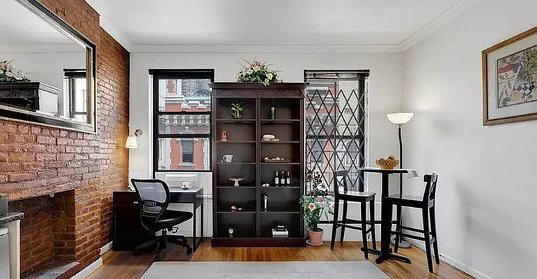 Rented by Aliya Global Realty Inc. | media 22