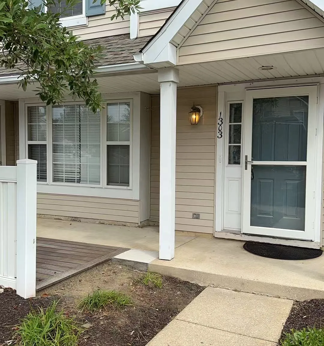 3 bed, 2.5 bath, 1693 sqft, $2,900 — Photo 1