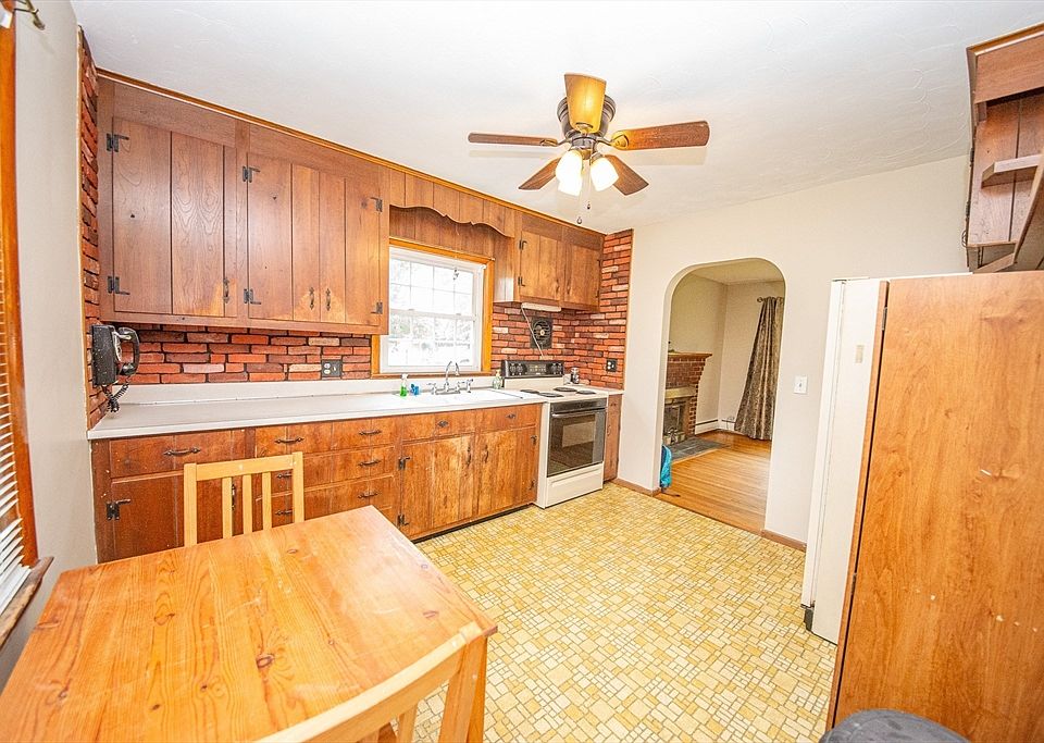 2171 Page Blvd, Springfield, MA 01151 Zillow