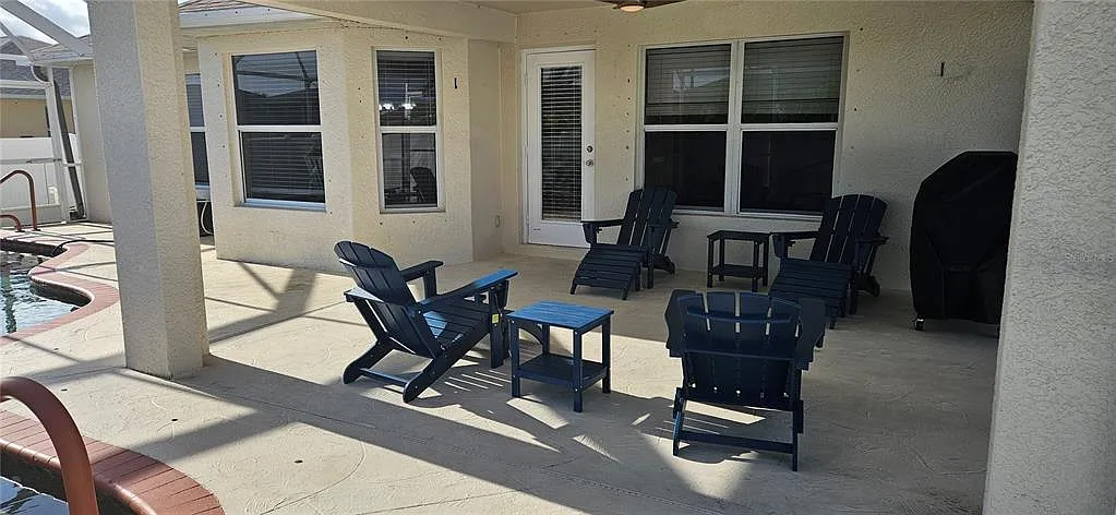 4 bed, 2.0 bath, 2167 sqft, $3,500 — Photo 2