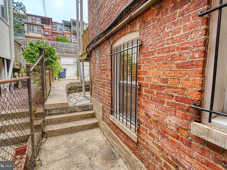 1821 Kilbourne Pl NW — Photo 40