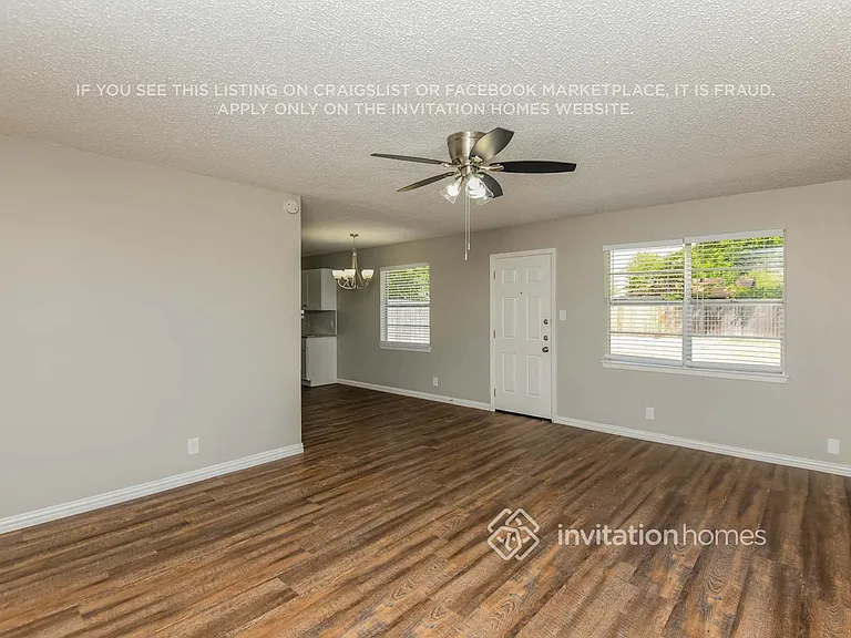 708 Sue Ann Ln — Photo 2