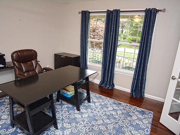 3rd image of 228 Whispering Oaks Dr