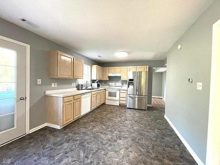 2636 Mae Cir — Photo 25