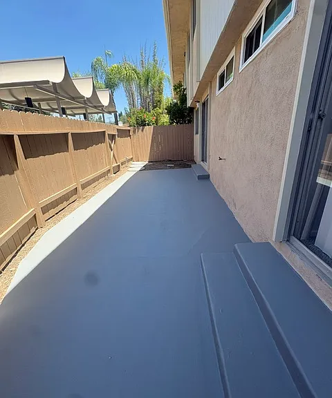 633 E Foothill Blvd — Photo 4