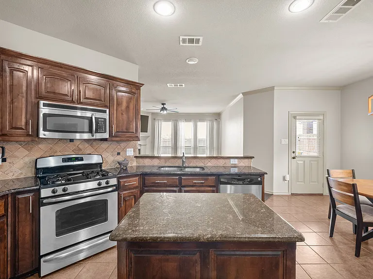 5701 Paluxy Sands Trl — Photo 17