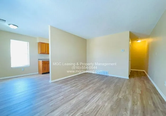 1560 E 125th St #B — Photo 7