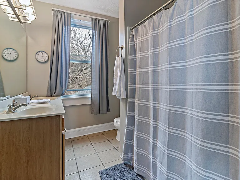 3416 Walworth Ave — Photo 11