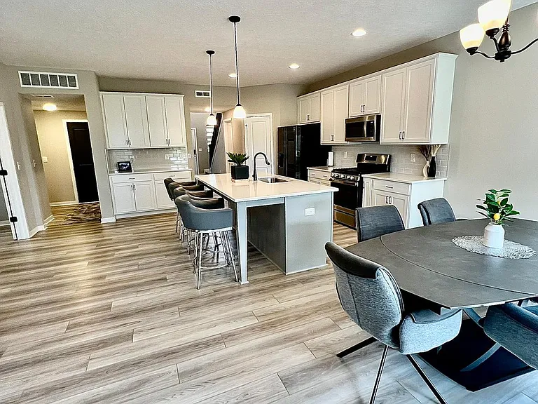 7233 Celebration Dr — Photo 20