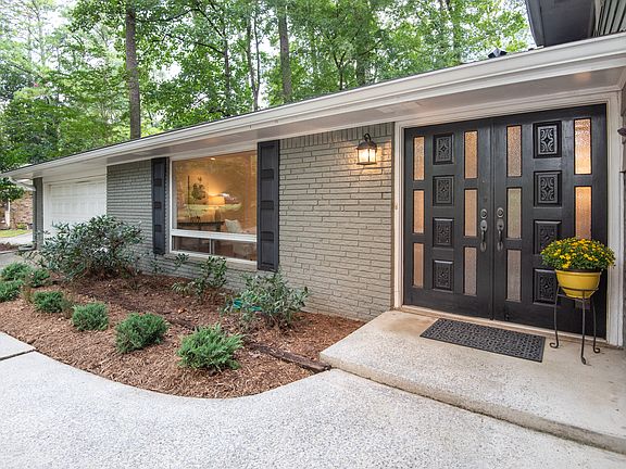 4th image of 3530 Hershey Ln