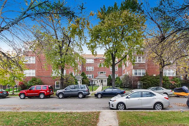 1st image of 2910 W Berwyn Ave