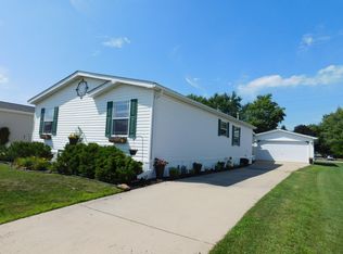 1053 Daleann Ave, Dekalb, IL 60115