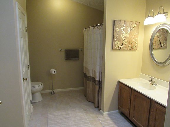 5th image of 1210 Barnstaple Dr