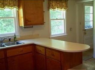 1530 Quaker St, Northbridge, MA 01534