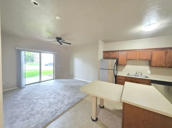 4612 E 15th, 4612 E 15th St APT 203, Sioux Falls, SD 57110