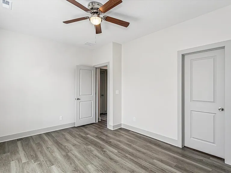 2945 S Bunker Hill Dr #100 — Photo 21