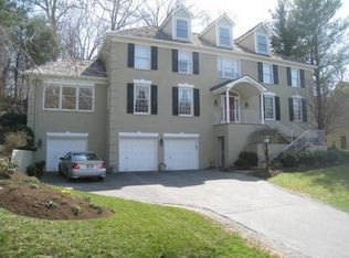 10325 Windsor View Dr, Potomac, MD 20854