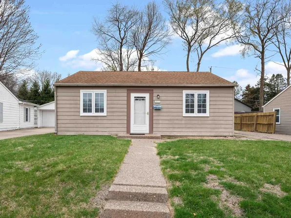 3632 15th Avenue Ct, Moline, IL 61265