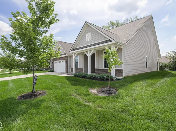 2537 Riviera Pl, Greenwood, IN 46143