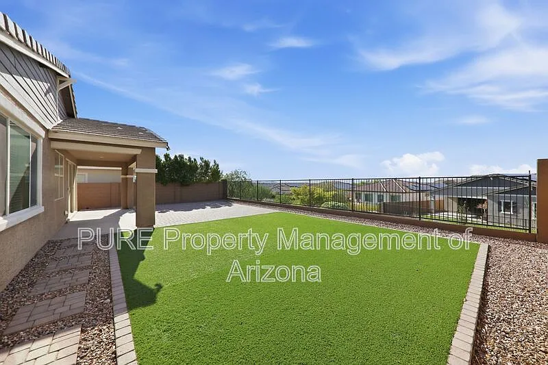 4 bed, 3.0 bath, 2274 sqft, $2,499 — Photo 3