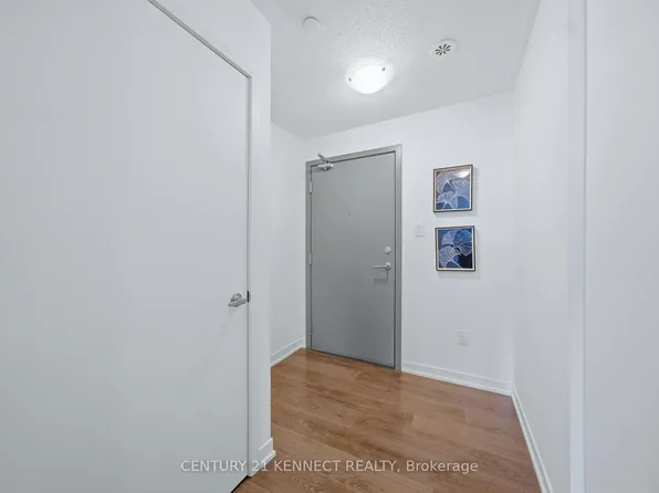 20 Orchid Place Dr #211, Toronto, ON M1B 0E1