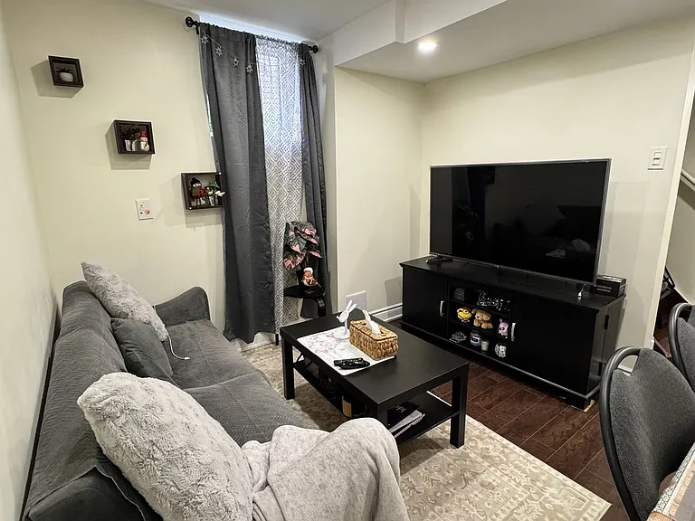 120 Viceroy Cres #2 — Photo 17