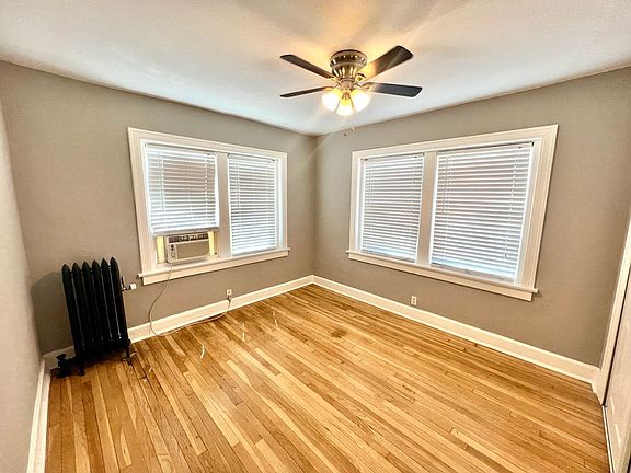 3rd image of 127-129 E 46th St #10